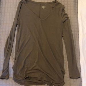 Light weight long sleeve deep v neck line